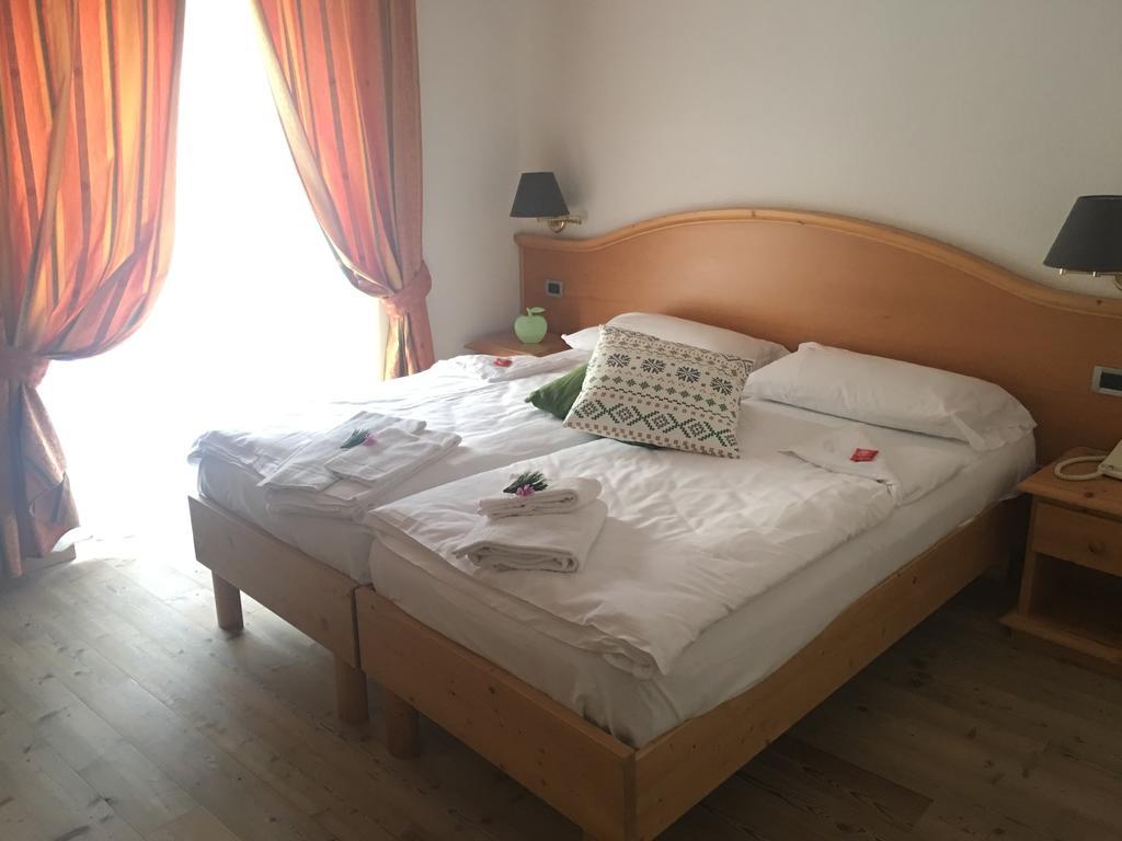 I Tre Magli Hotel Dimaro Exterior photo